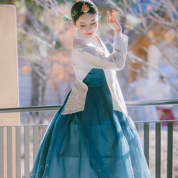 Trải nghiệm mặc hanbok tại cố cung gyongbok